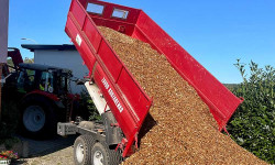 Forstbetrieb Gimbel - Hackschnitzel transportieren
